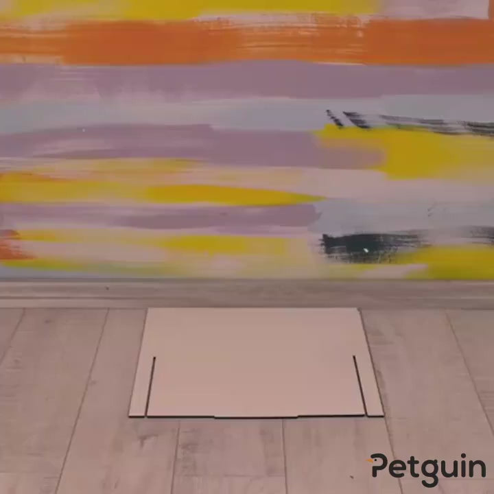 Animation des Aufbaus eines Petguin-Katzenhauses aus Pappe vor einem farbenfrohen Hintergrund