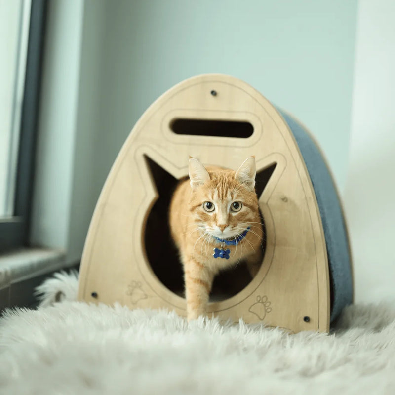 Oliver Kratzbaum ist ein Spielhaus für Ihre Katze, das stundenlangen Spaß und Bewegung bietet. Ihre Katze wird es lieben, in diesem Tipi-förmigen Kratzbaum zu spielen.