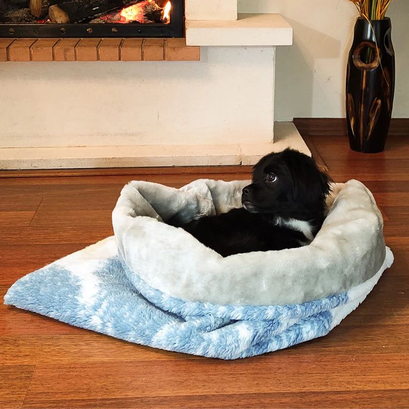 Dieses Hundebett ist der perfekte Ort, an dem sich Ihr pelziger Freund zusammenrollen und schlafen kann. Es ist weich, strapazierfähig und leicht zu reinigen. Das Hundebett Waschbar ist eine großartige Möglichkeit, Ihren Hund in den Wintermonaten warm zu halten.